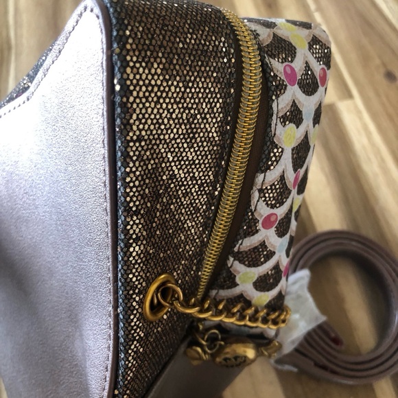 Betsey Johnson Kitsch gingerbread house Christmas Crossbody Bag new without tag - Picture 6 of 10